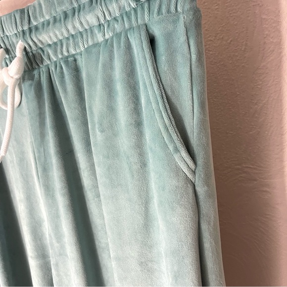 Weekend Edition Jogger Pants - Picture 2 of 9